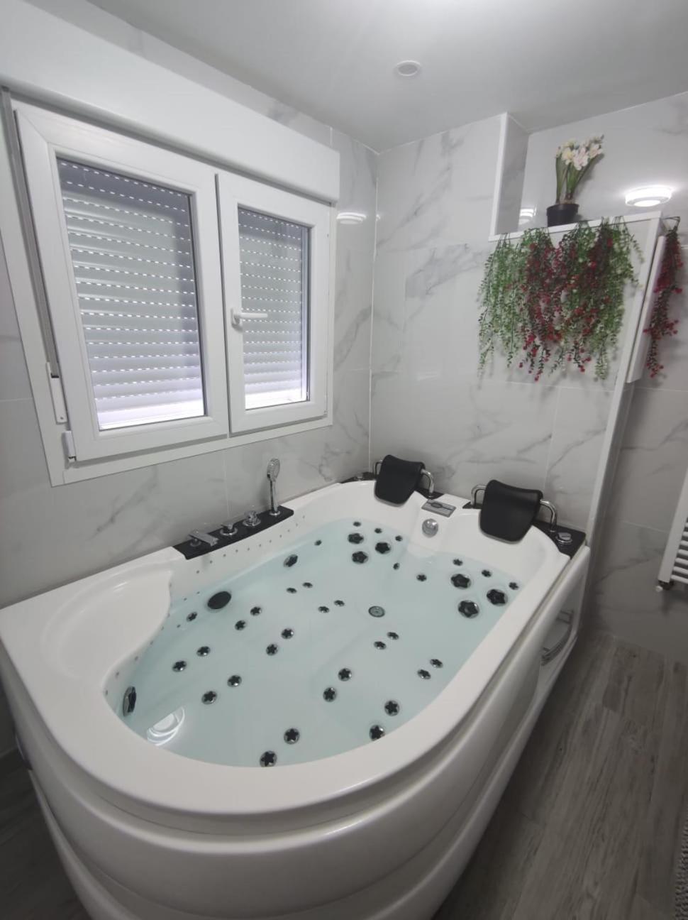 Apartamento Con Jacuzzi El Rincon De Las Delicias Saragossa Exterior foto